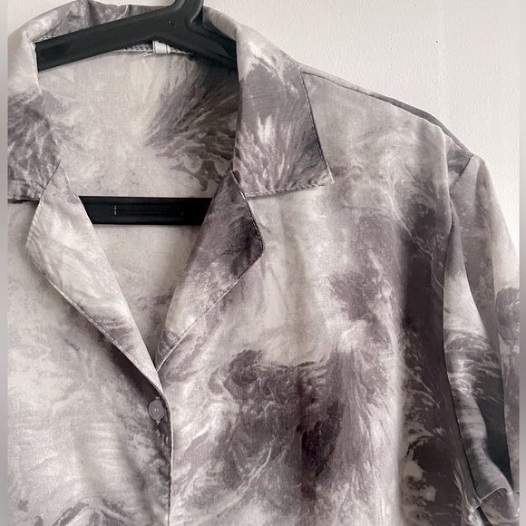 Marble short sleeve button-up - Picture 3 of 5